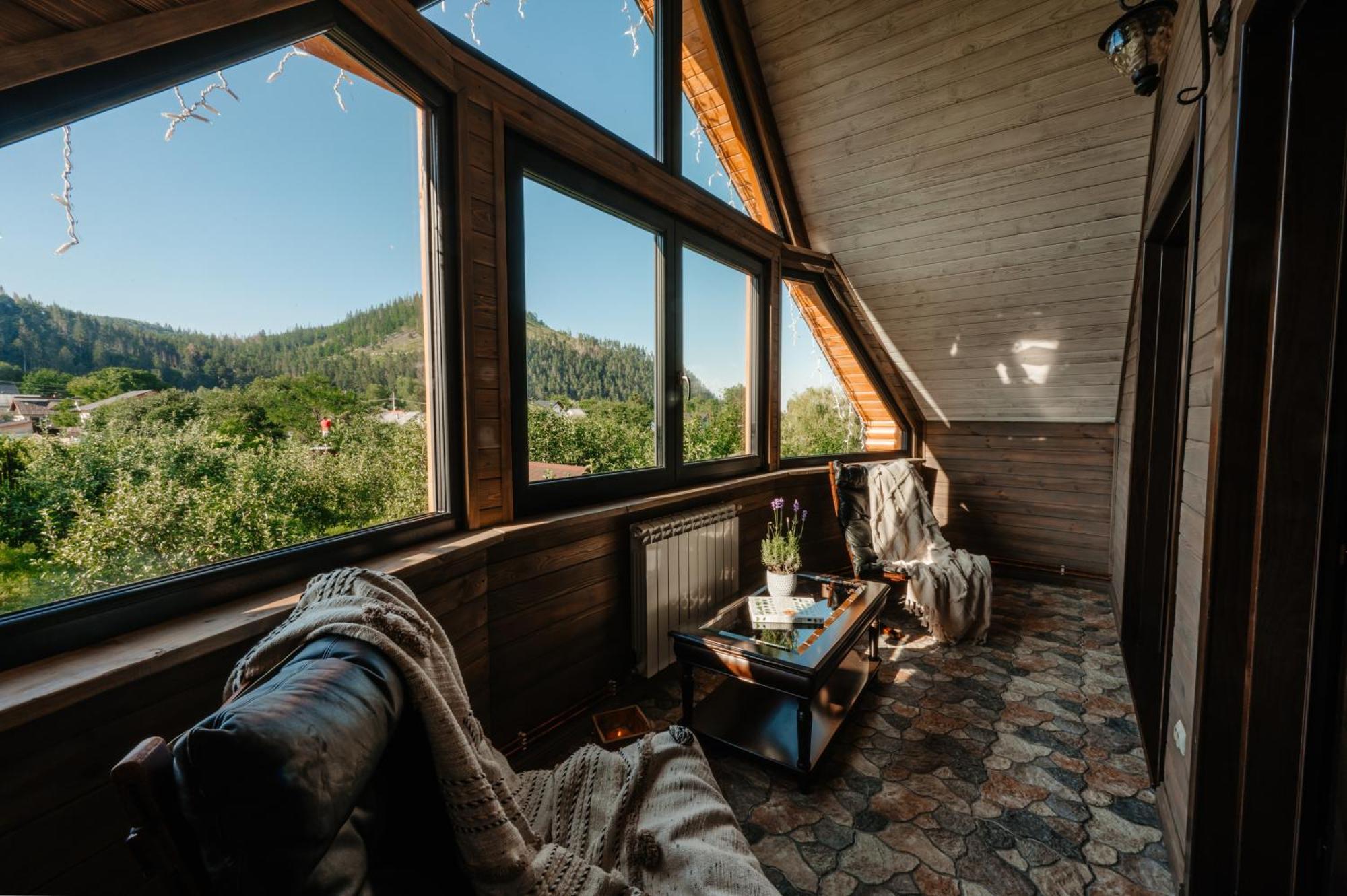 Moonlake Chalet Gainesti Eksteriør bilde